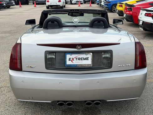 Used 2007 Cadillac XLR V RWD image 5