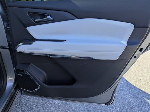 New 2026 Chevrolet Traverse High Country image 35