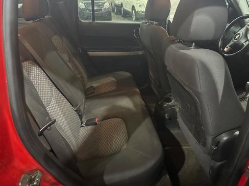 Used 2011 Chevrolet HHR LT w/ LT Preferred Equipment Group image 7