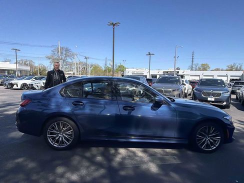 Certified 2023 BMW 330i xDrive Sedan w/ Convenience Package AWD/4WD image 4