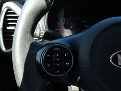 Used 2020 Kia Soul LX image 24