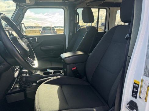 Used 2021 Jeep Wrangler Unlimited Sport image 13
