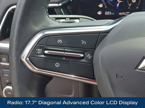 Used 2025 Chevrolet Suburban Premier AWD/4WD image 7