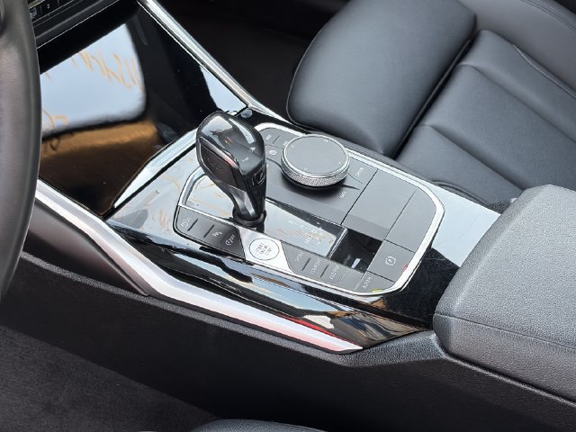 Used 2019 BMW 330i xDrive Sedan w/ Driving Assistance Package AWD/4WD image 6