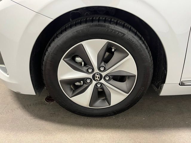 Used 2018 Hyundai Ioniq Limited FWD image 28