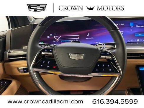 Certified 2025 Cadillac Escalade IQ Sport 2 AWD/4WD image 15
