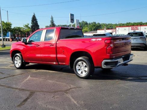 Used 2023 Chevrolet Silverado 1500 LT w/ Protection Package AWD/4WD image 3