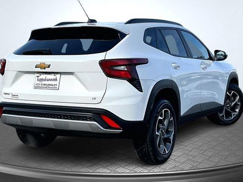 Used 2024 Chevrolet Trax LT FWD image 6