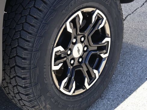 Used 2022 Chevrolet Silverado 1500 ZR2 w/ Technology Package AWD/4WD image 40