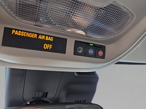 New 2026 Chevrolet Trax LT w/ Sunroof Package image 13