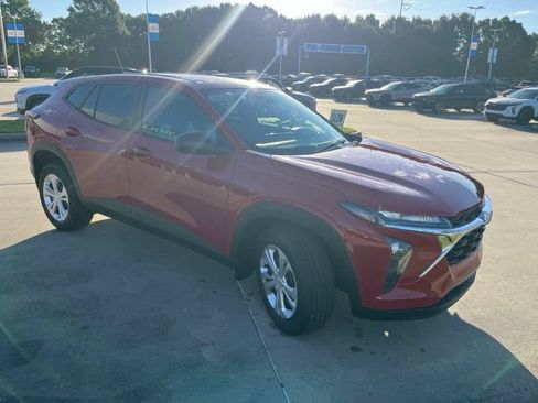 New 2026 Chevrolet Trax LS FWD image 9