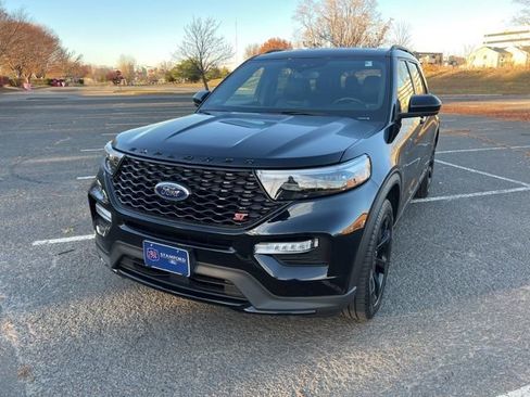 Used 2022 Ford Explorer ST w/ ST Street Pack image 4
