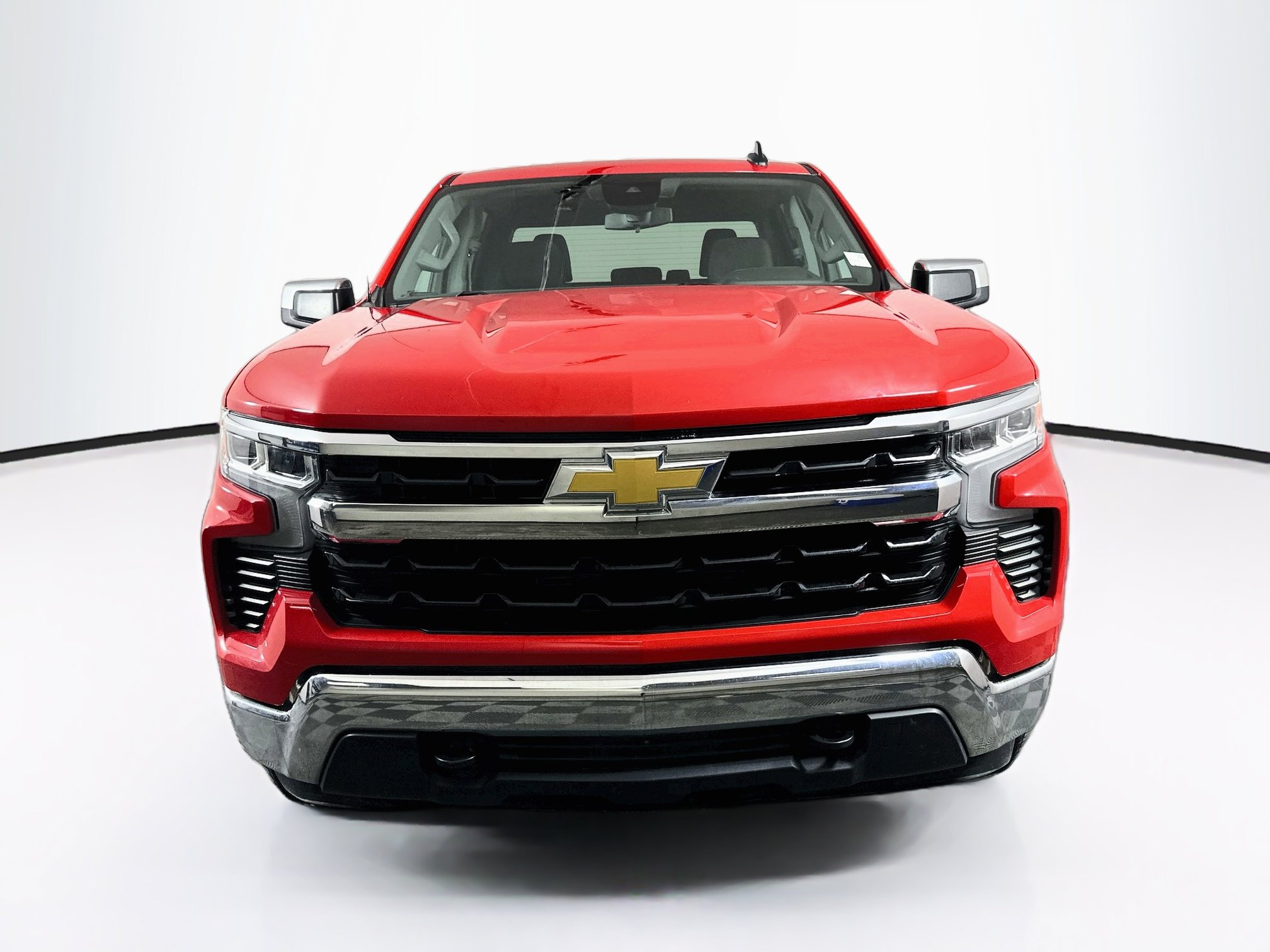 Used 2024 Chevrolet Silverado 1500 LT AWD/4WD image 2
