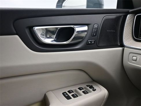 Used 2022 Volvo XC60 B6 Inscription w/ Advanced Package image 37