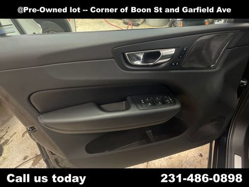 Used 2023 Volvo XC60 B5 Plus w/ Climate Package AWD/4WD image 14