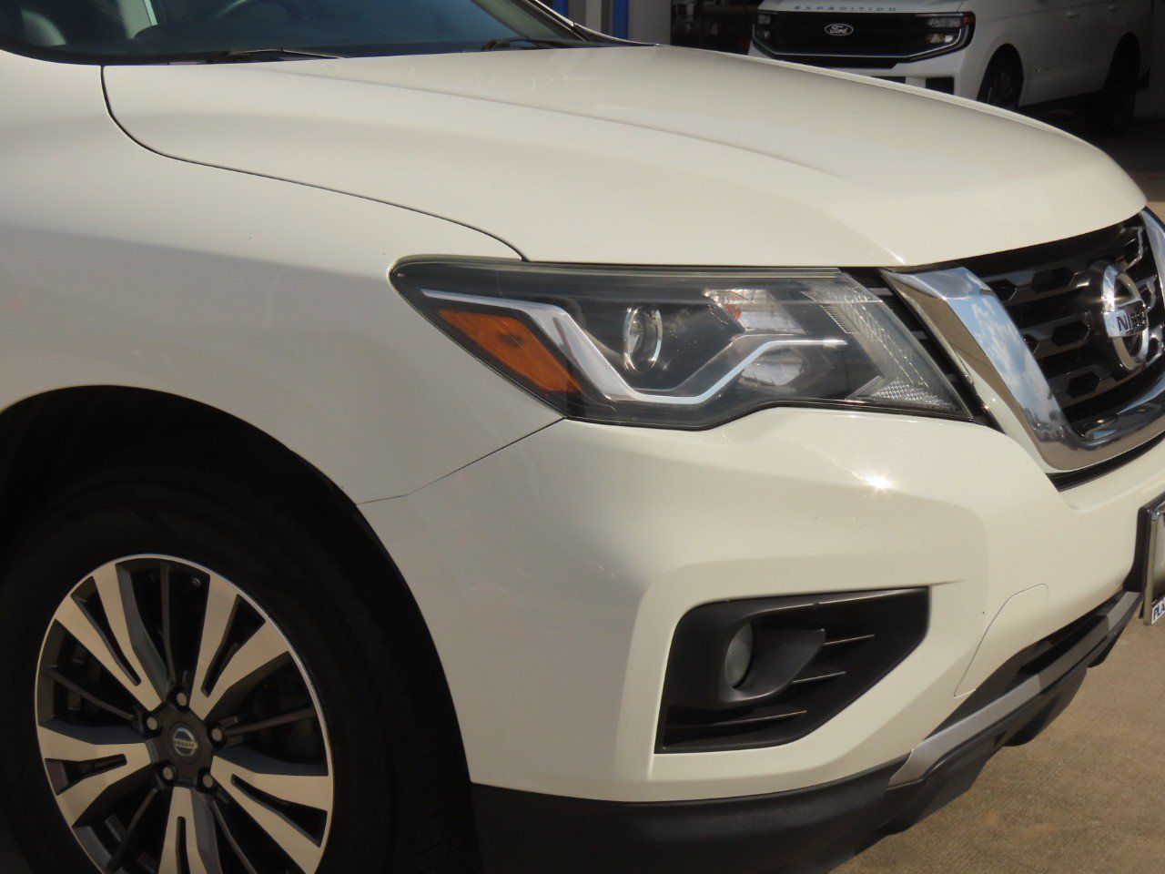 Used 2017 Nissan Pathfinder SL AWD/4WD image 6