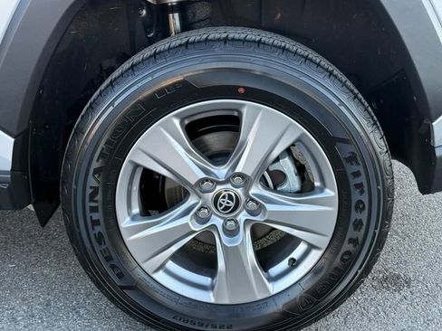 Certified 2025 Toyota RAV4 LE image 28