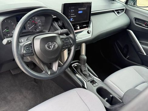 Used 2025 Toyota Corolla Cross AWD Hybrid image 11