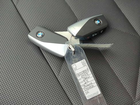 Used 2025 BMW iX xDrive50 image 34