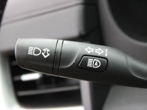 Used 2024 GMC Terrain SLT image 35