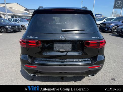 New 2026 Mercedes-Benz GLB 250 4MATIC image 7