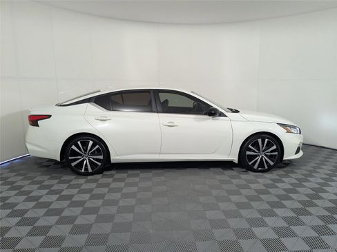 Used 2021 Nissan Altima 2.5 SR image 4