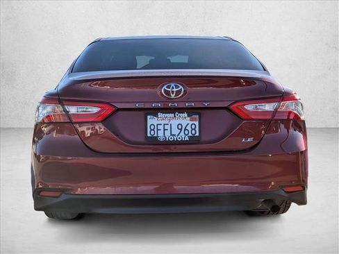 Used 2018 Toyota Camry LE image 6