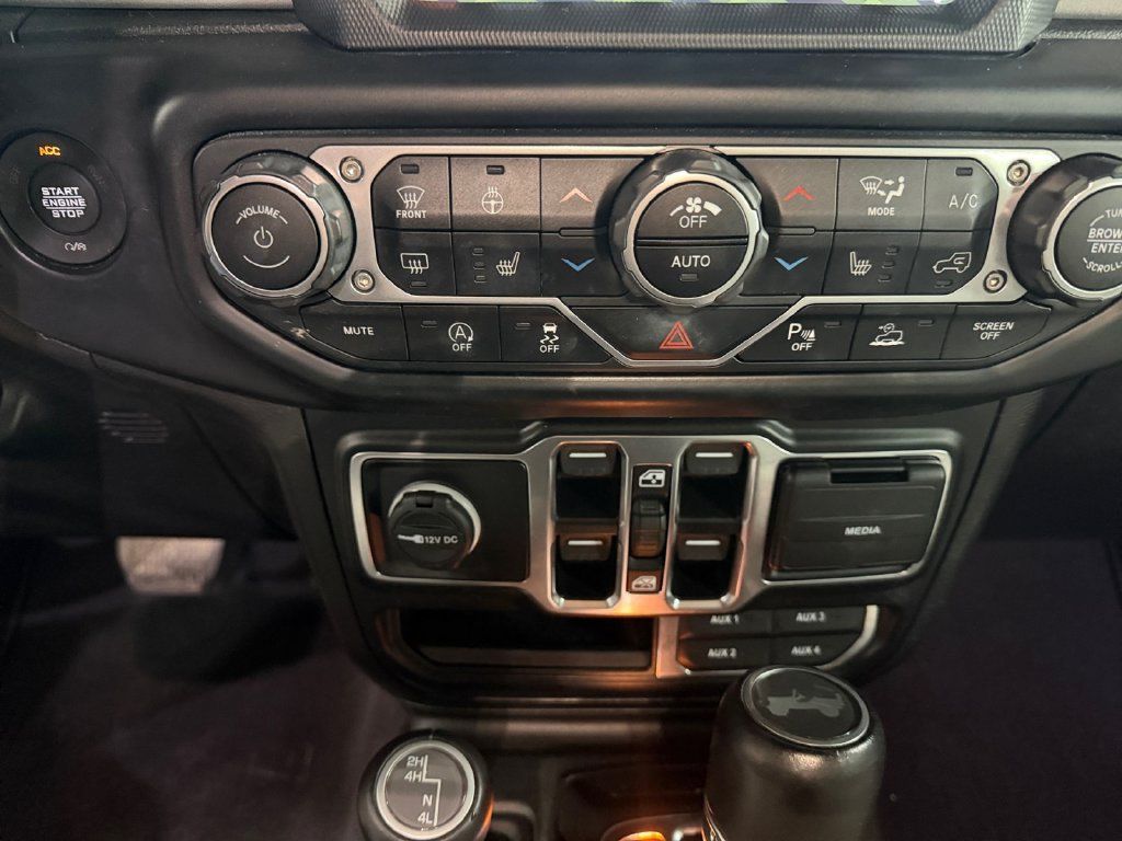 Used 2022 Jeep Wrangler Unlimited Sahara AWD/4WD image 37
