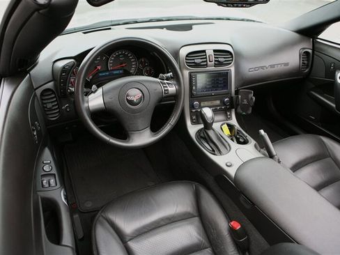 Used 2007 Chevrolet Corvette Coupe w/ Preferred Equipment Group RWD image 19