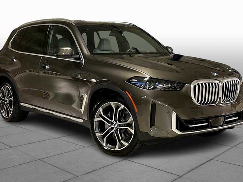 New 2026 BMW X5 xDrive40i w/ Premium Package image 2