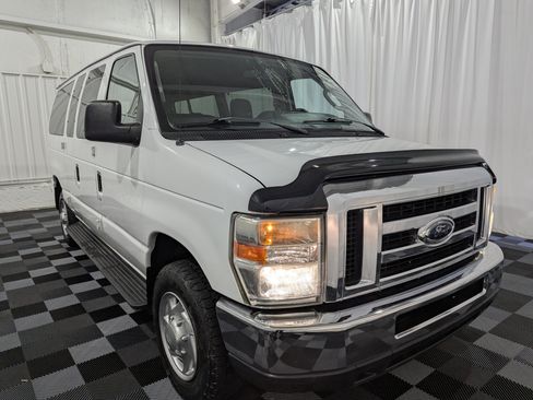 Used 2010 Ford E-350 and Econoline 350 XL RWD image 5
