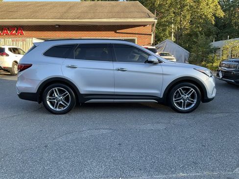 Used 2017 Hyundai Santa Fe Limited w/ Cargo Package AWD/4WD image 4