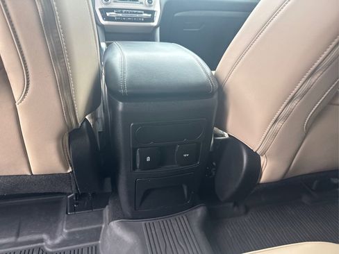 Used 2023 Ford Explorer XLT w/ Equipment Group 202A AWD/4WD image 18