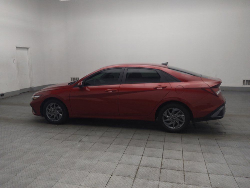 Used 2024 Hyundai Elantra SEL FWD image 3