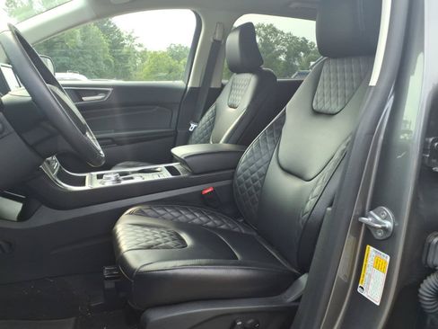 Certified 2023 Ford Edge Titanium AWD/4WD image 13