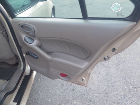 Used 2003 Pontiac Grand Am SE image 18