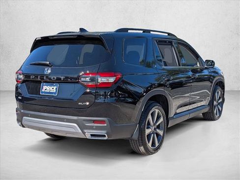 Used 2025 Honda Pilot Elite image 5