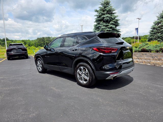 Used 2023 Chevrolet Blazer LT w/ Convenience Package AWD/4WD image 2