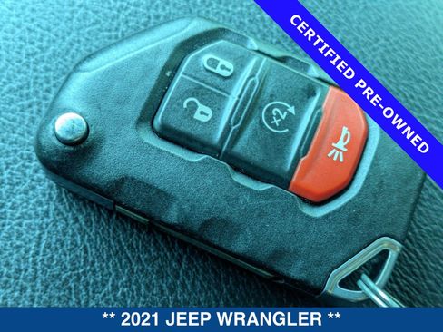 Used 2021 Jeep Wrangler Unlimited Sahara w/ Cold Weather Group AWD/4WD image 30