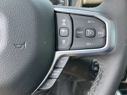 Used 2025 RAM 1500 Big Horn AWD/4WD image 31