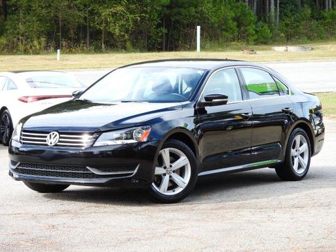 Used 2014 Volkswagen Passat 1.8T SE image 2