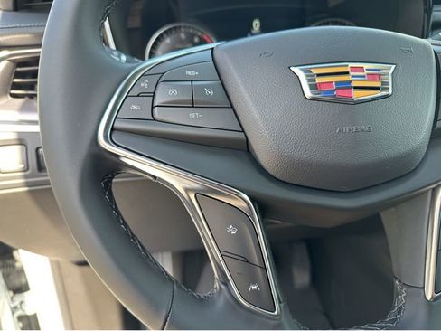 New 2025 Cadillac XT5 Luxury image 20