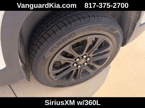 Used 2023 GMC Acadia SLT w/ Elevation Edition FWD image 9