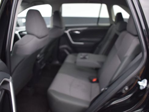 Used 2025 Toyota RAV4 XLE FWD image 12