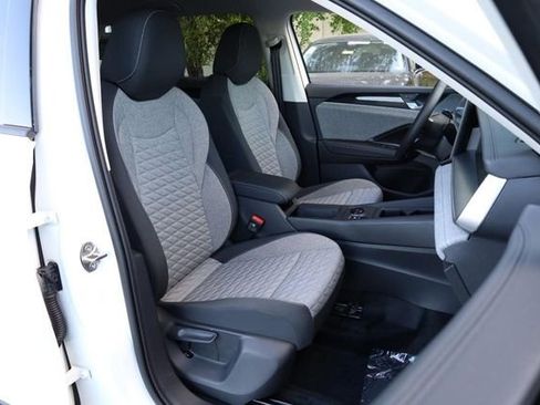 New 2025 Volkswagen Tiguan S image 23