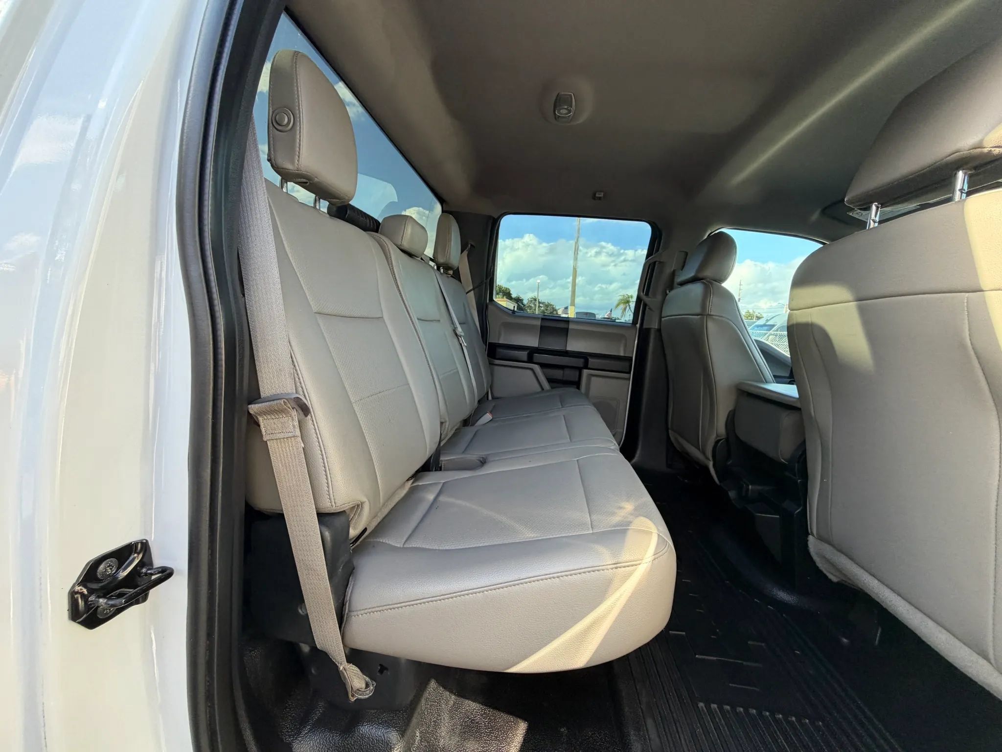 Used 2018 Ford F550 4x4 Crew Cab Super Duty image 18