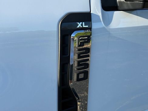 New 2026 Ford F250 XL w/ XL Chrome Package AWD/4WD image 25