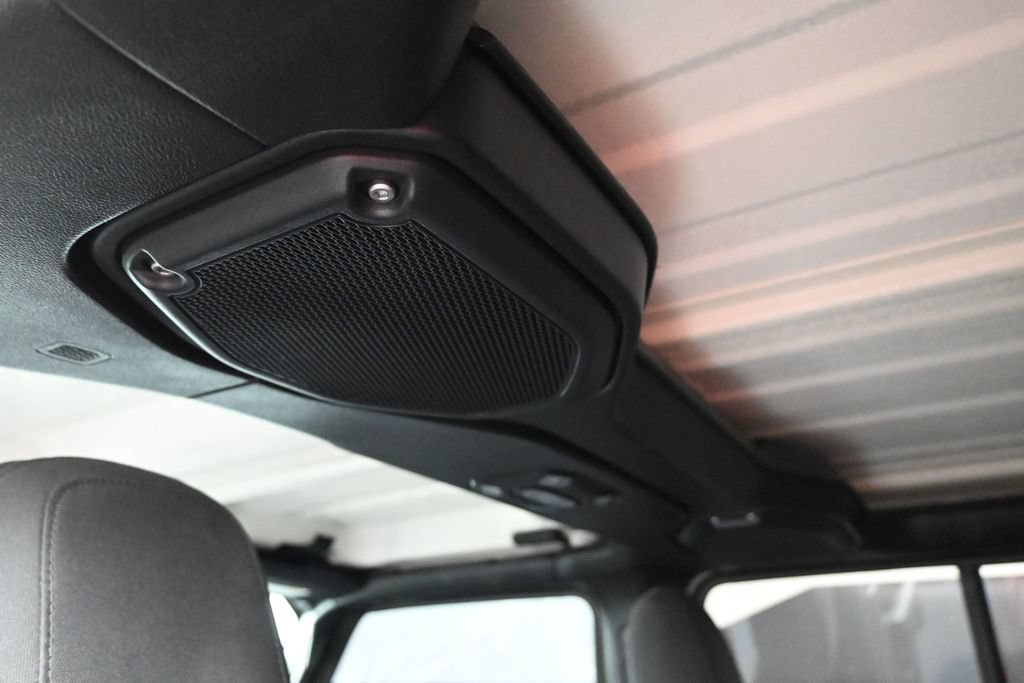 Used 2022 Jeep Wrangler Unlimited Sport AWD/4WD image 26