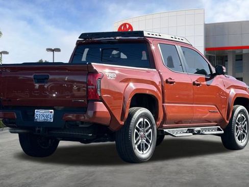 Certified 2025 Toyota Tacoma TRD Sport w/ TRD Sport Premium Package AWD/4WD image 5