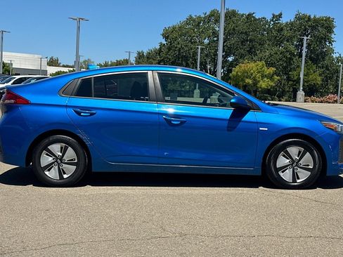 Used 2018 Hyundai Ioniq Blue FWD image 3